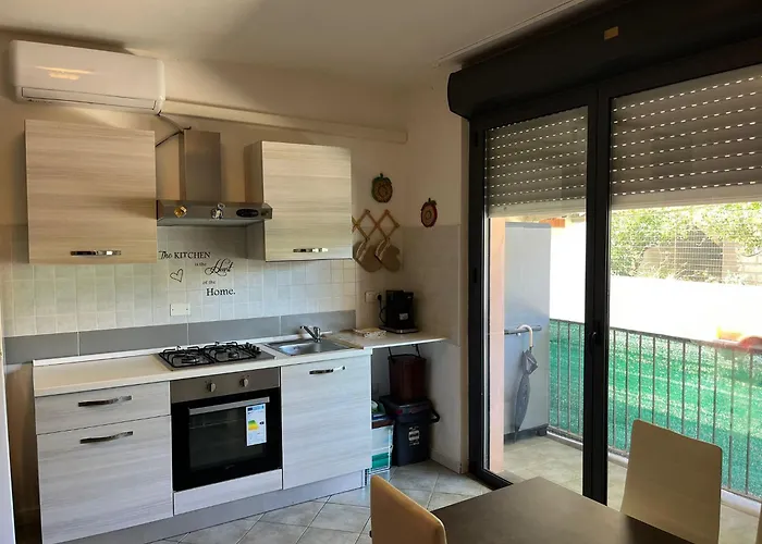 Lungotemo 公寓 博萨